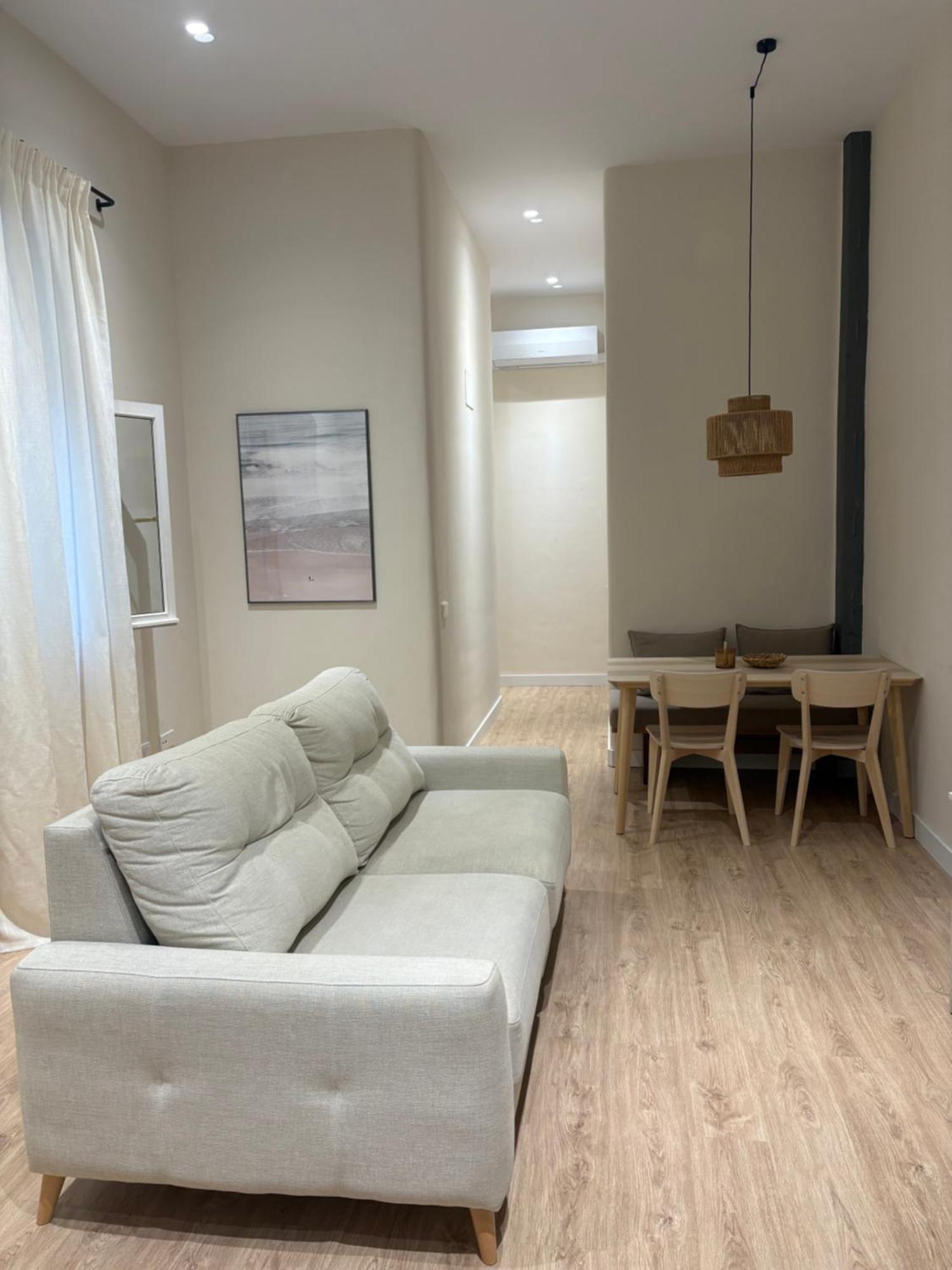 Apartamento Premium En Plaza Mina Minimalismo Y Confort A Pasos Del Mar Cadiz Bagian luar foto